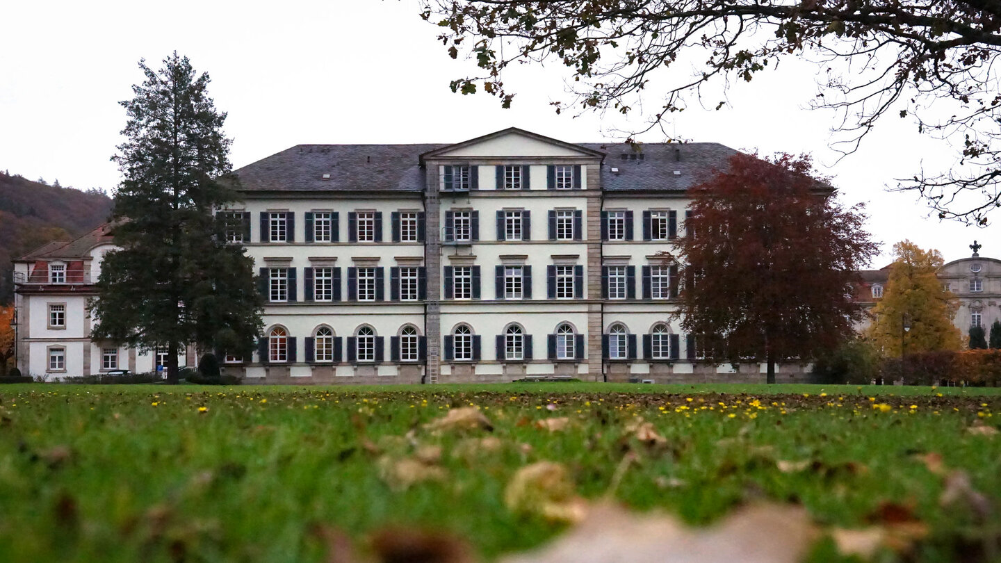 klassizistischer Bau im Staatsbad Bad Brückenau