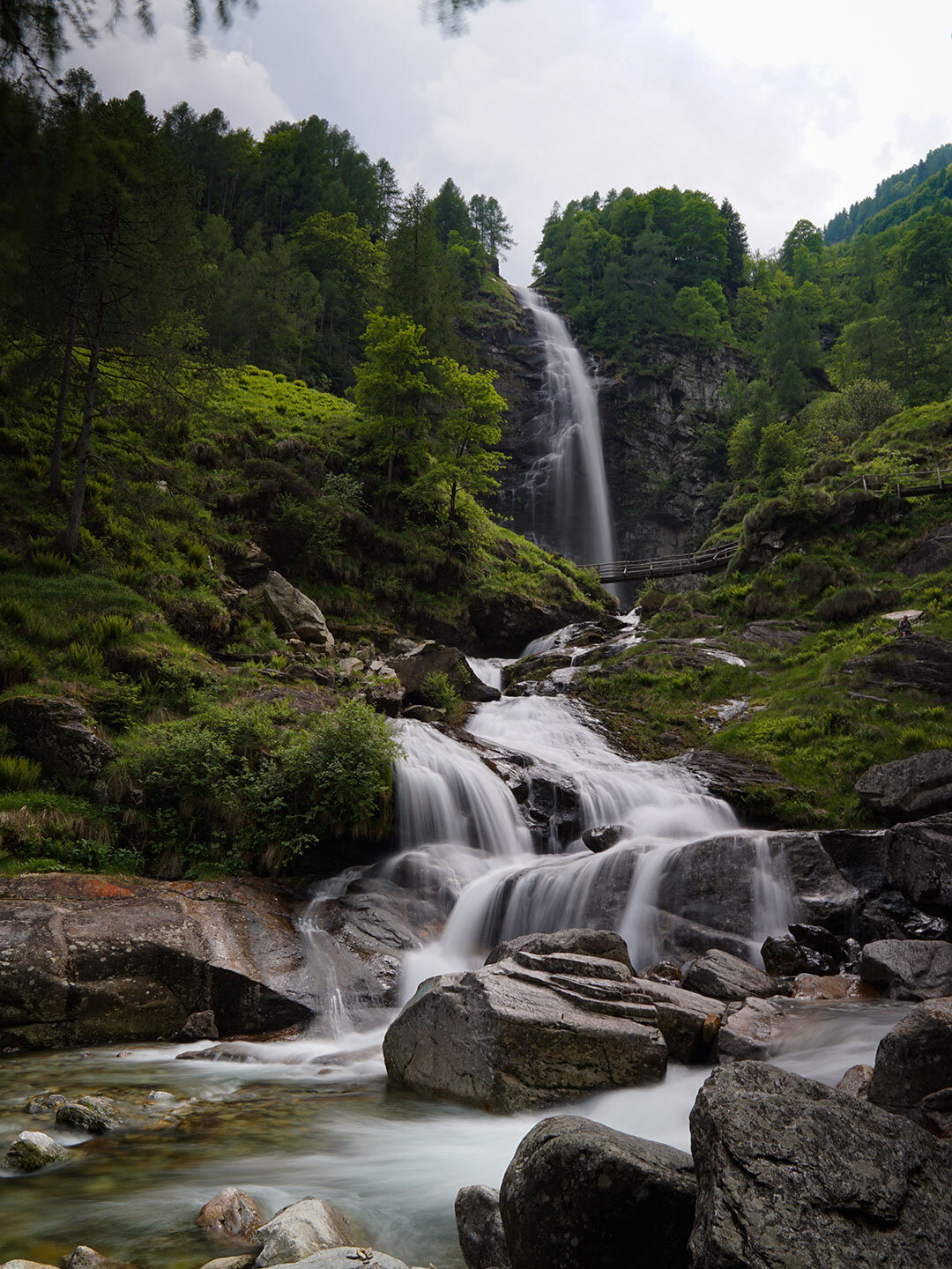magischer Ausblick auf die Cascata La Froda