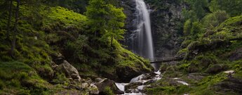 Cascata La Froda im Valle Verzasca