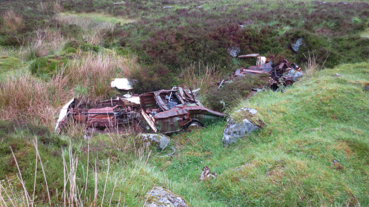 Autowracks im Moor am West Highland Way Autowracks am West Highland Way