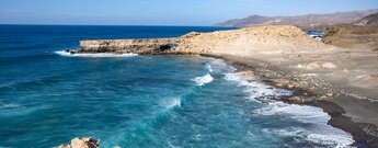 die Punta Guadalupe ist ein Felsentor bei La Pared