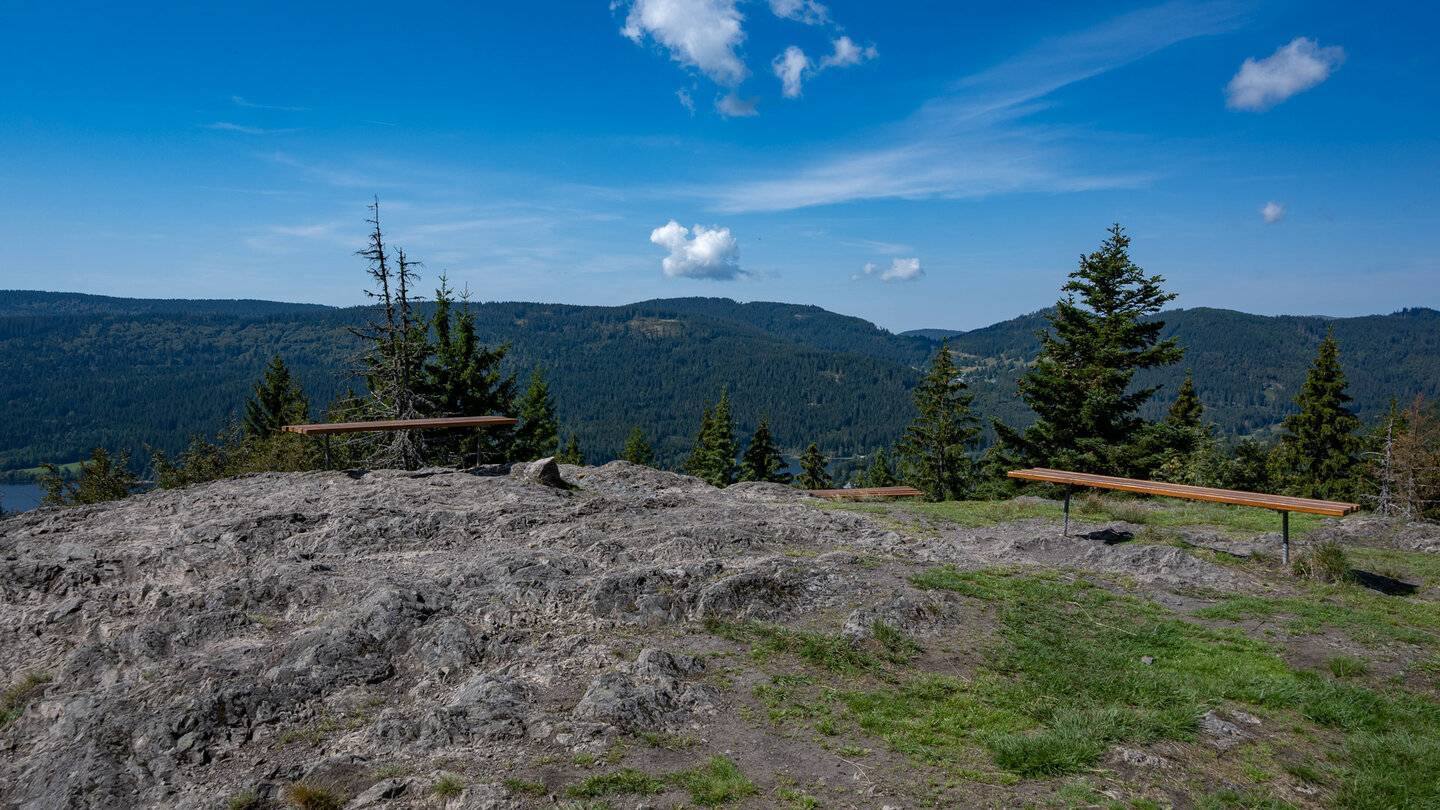 Aussichtspunkt zum Schluchsee auf dem Felsplateau des Bildstein