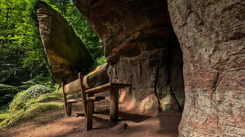 Rastplatz für Wanderer am Kuhfelsen bei Rodalben