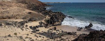 Sandbucht am Ende des Barranco de los Conejos auf La Graciosa bei Lanzarote