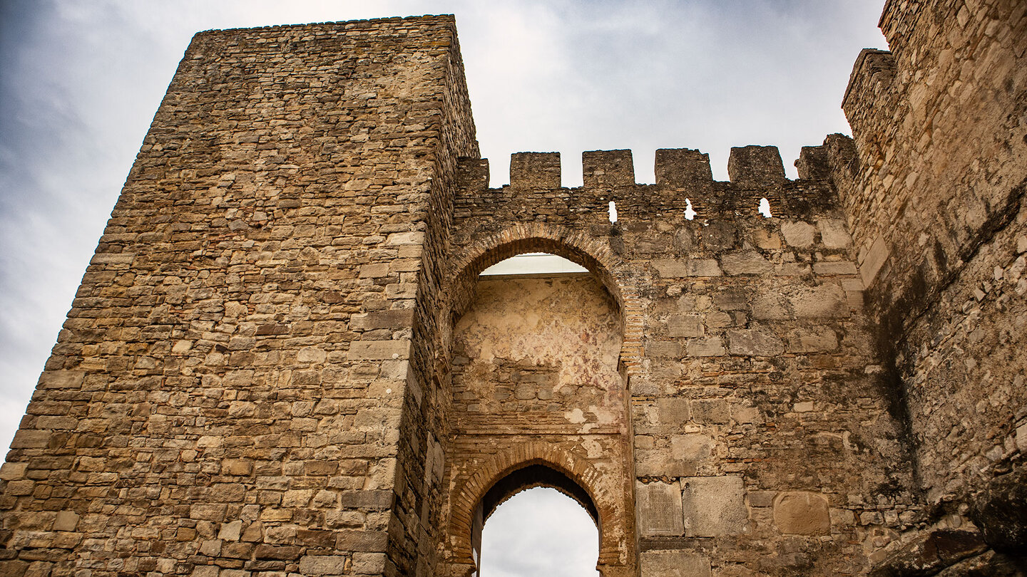 Puerta del Reloj beim Castillo de Jimena de la Frontera