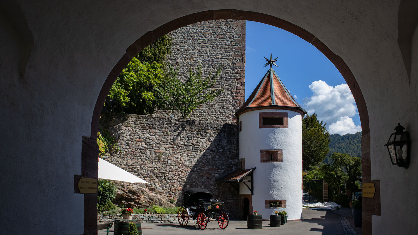 Blick in den Innenhof von Schloss Eberstein