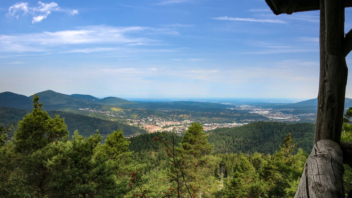 Ausblick von der Elsbethhütte übers Murgtal