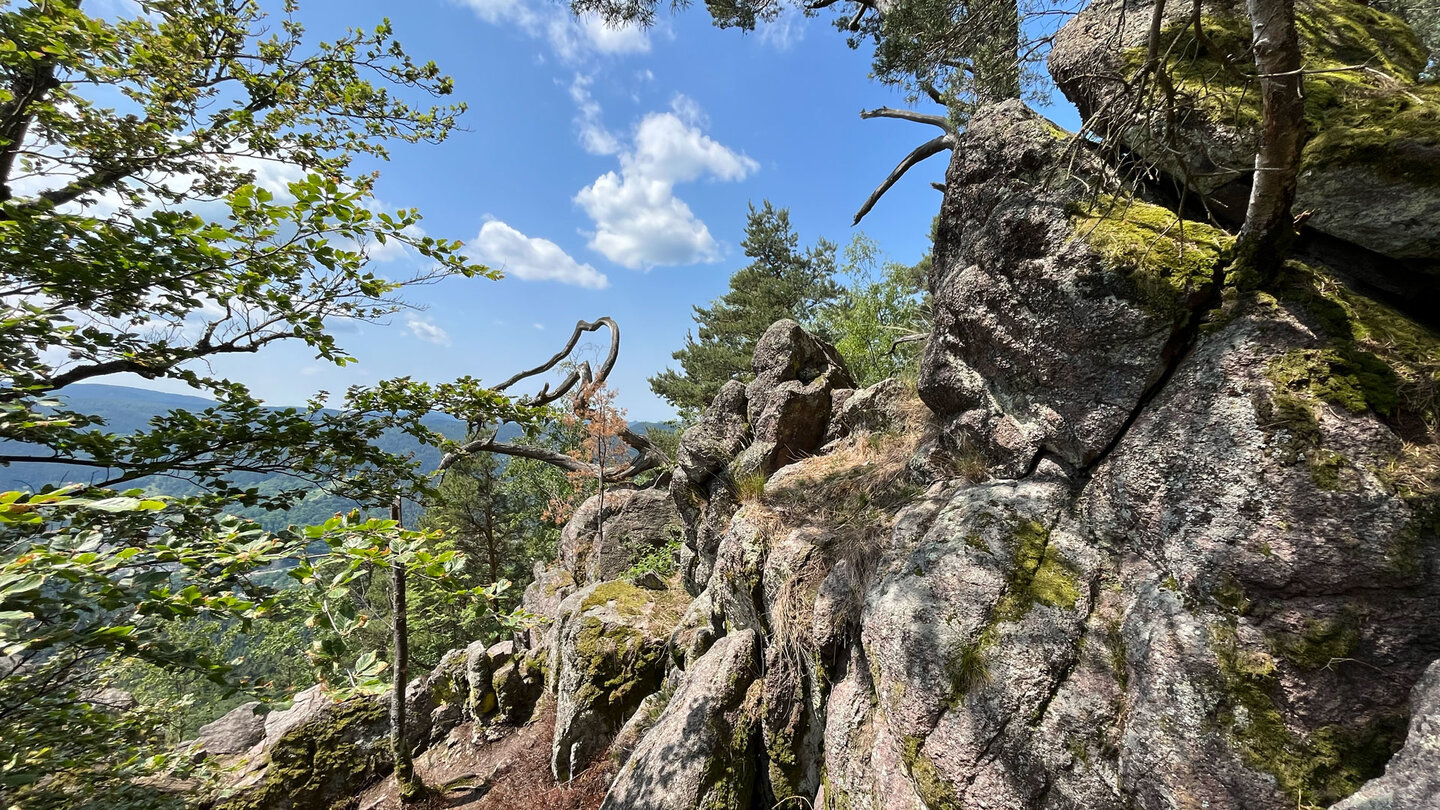 die Rockertfelsen über dem Murgtal