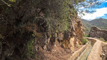 Wanderweg entlang des Kanals Acequia Lízar