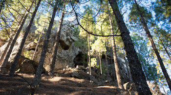 Höhle Cueva de Roque Nublo