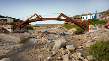 Fußgängerbrücke über den Bachlauf im des Barranco de los Molinos