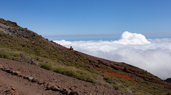 Wanderweg über Passatwolken auf der Ostseite der Insel La Palma