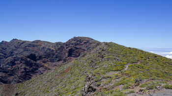 Wanderweg entlang des Höhenrückens der Caldera