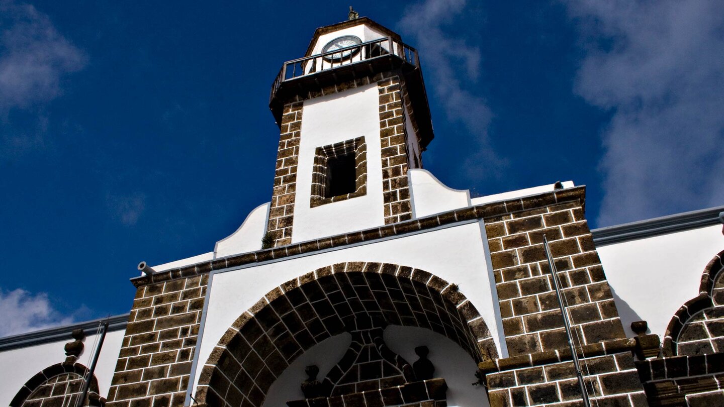 der Kirchturm der Iglesia Santa María de la Concepción auf El Hierro