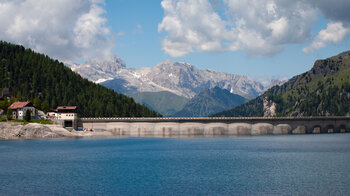 das Hauptsperrwerk am Lago di Fedaia