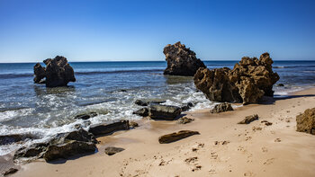 Felsen an der Punta de la Morena de Puertobajo
