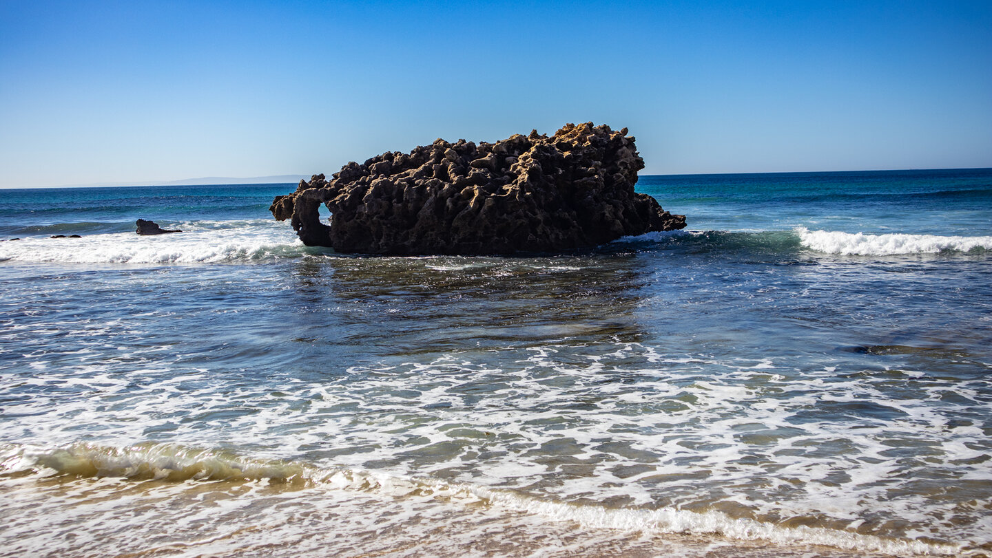 Meeresfelsen in der Bucht von Bolonia