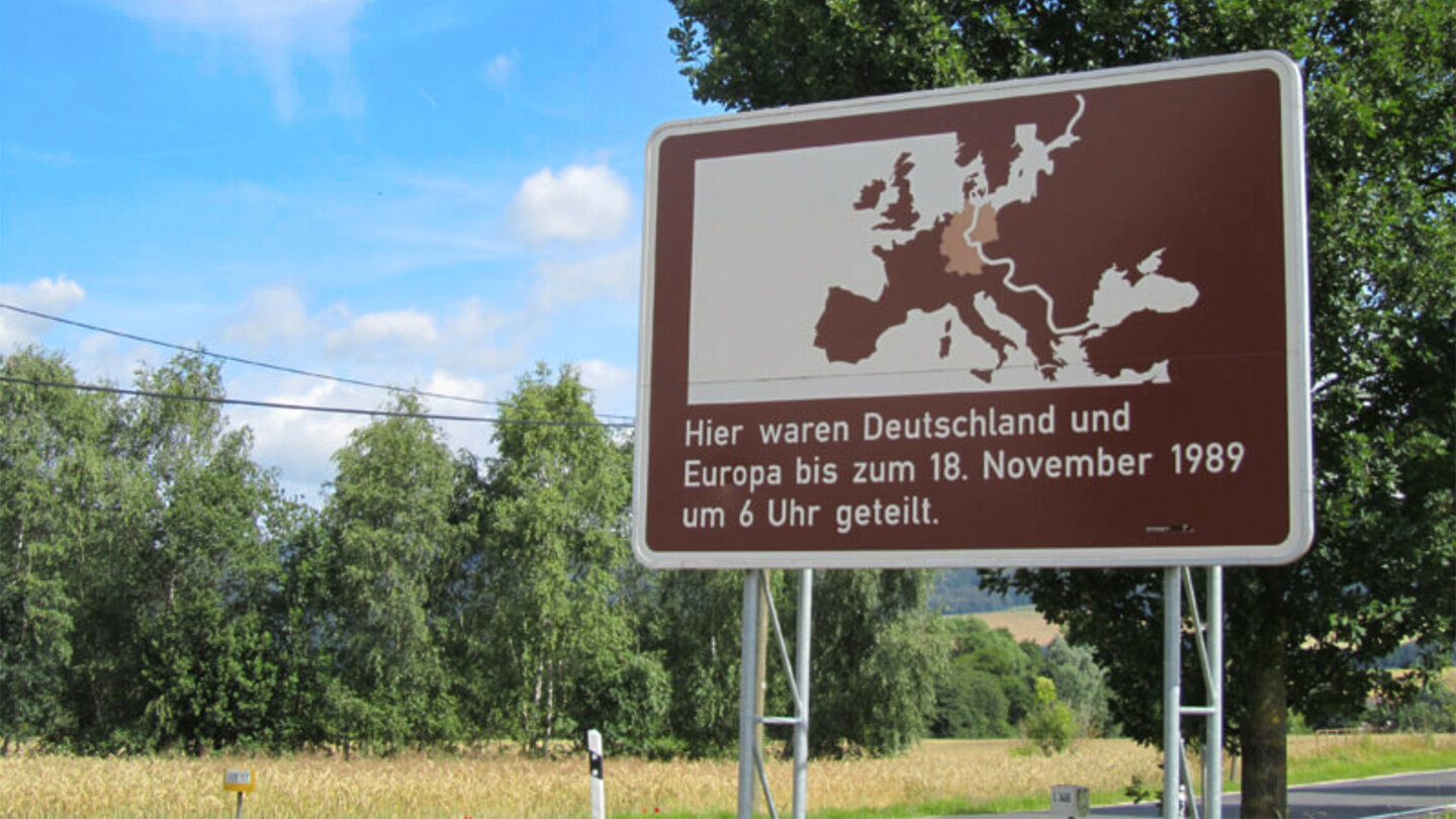 Hinweisschild zum ehemaligen Grenzverlauf