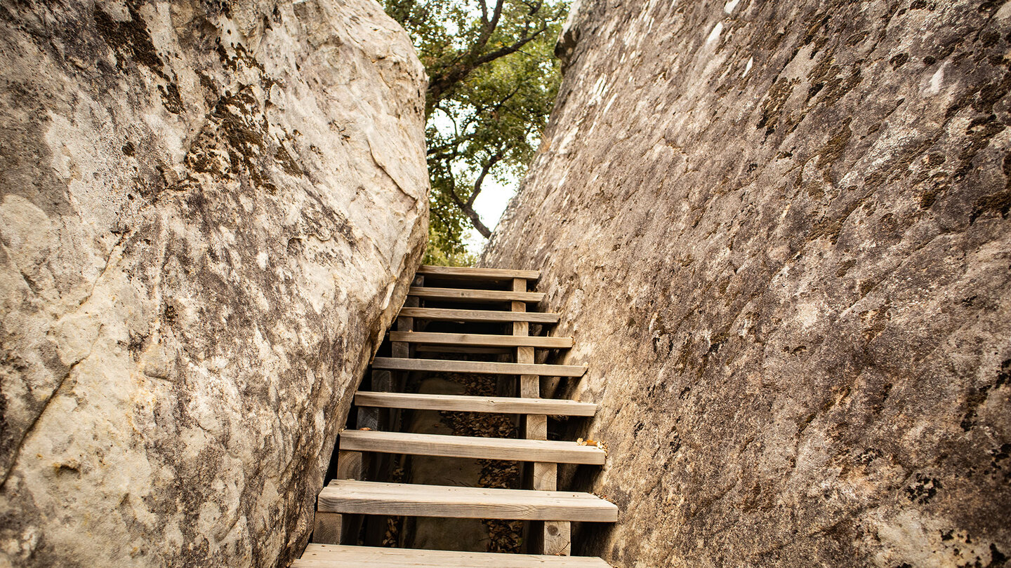 Treppe in einer Felsspalte am Mirador de la Grieta