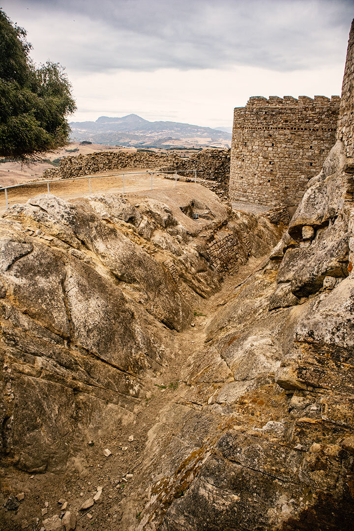 Burggraben des Castillo de Jimena de la Frontera