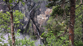 Blick auf den kleinen Wasserfall des Vøringsfossen