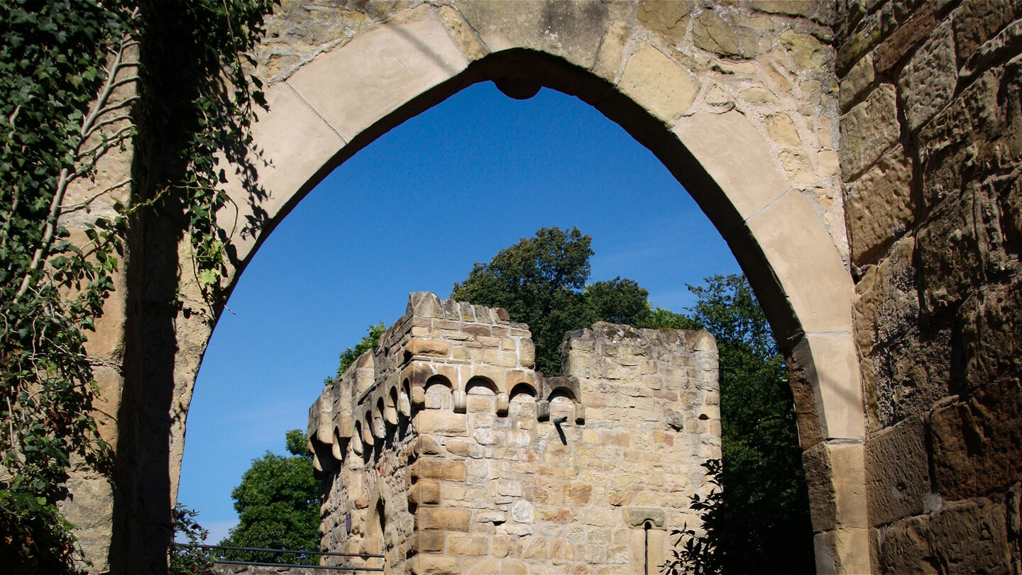 historischer Torbogen der Burg Steinsberg bei Sinsheim Torbogen der Burg Steinsberg bei Sinsheim