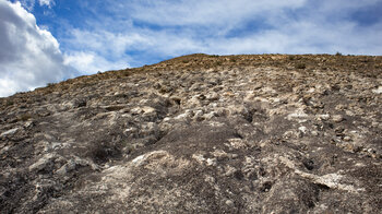 Aufstieg über steiniges Terrain