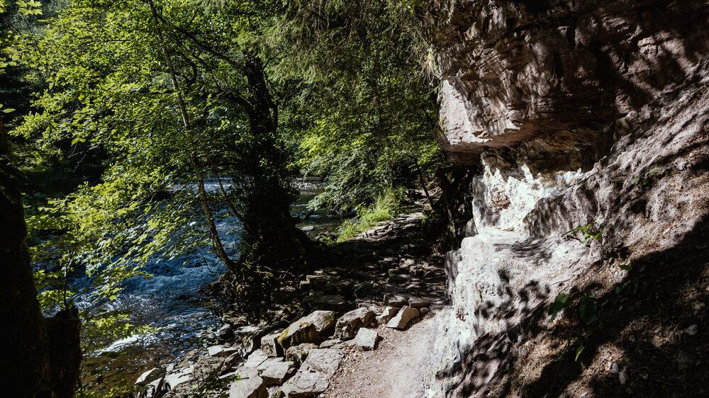 Felsformationen am Ufer der Wutach