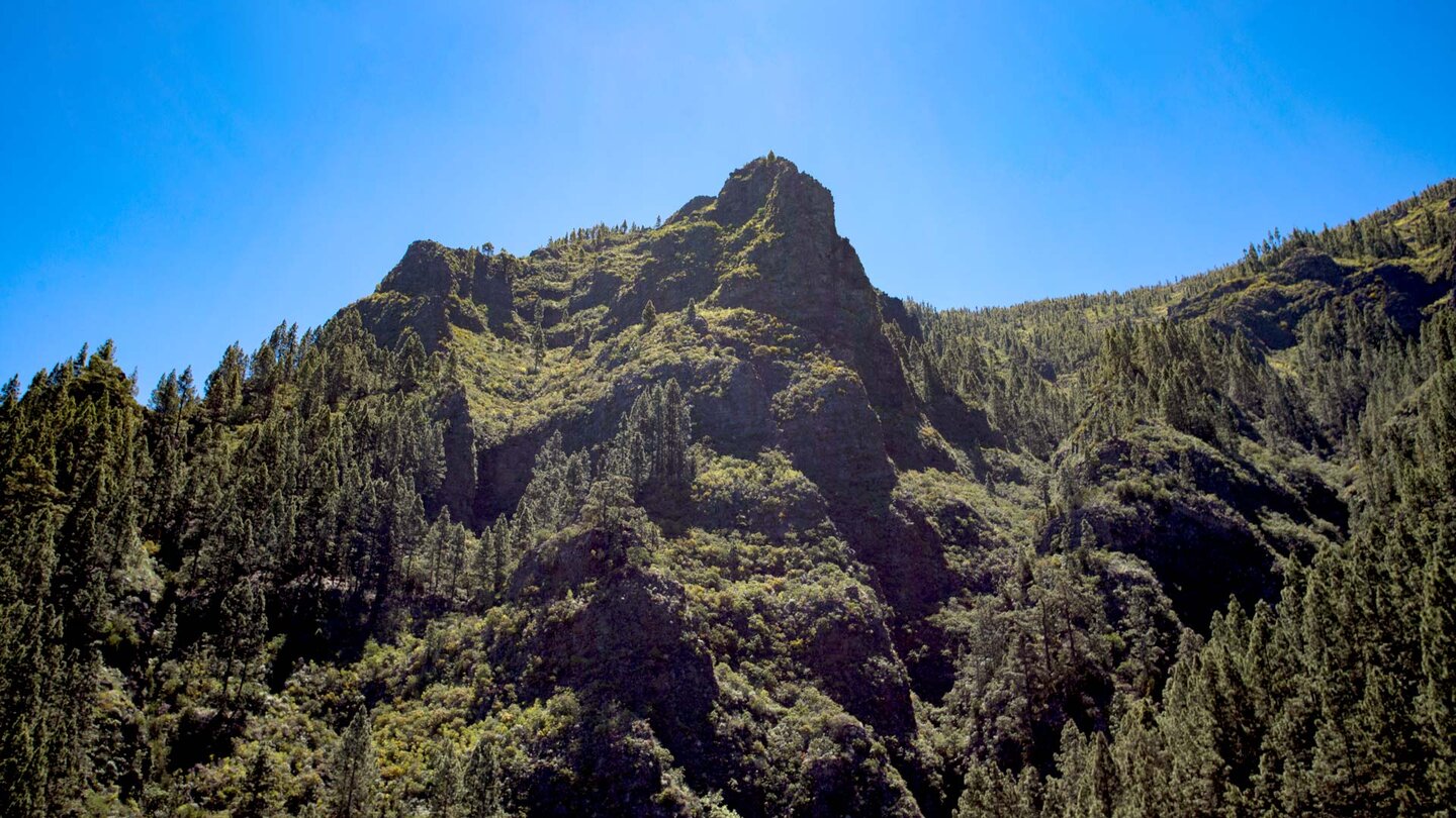 Berghänge und Schluchten auf der Órganos Wanderung