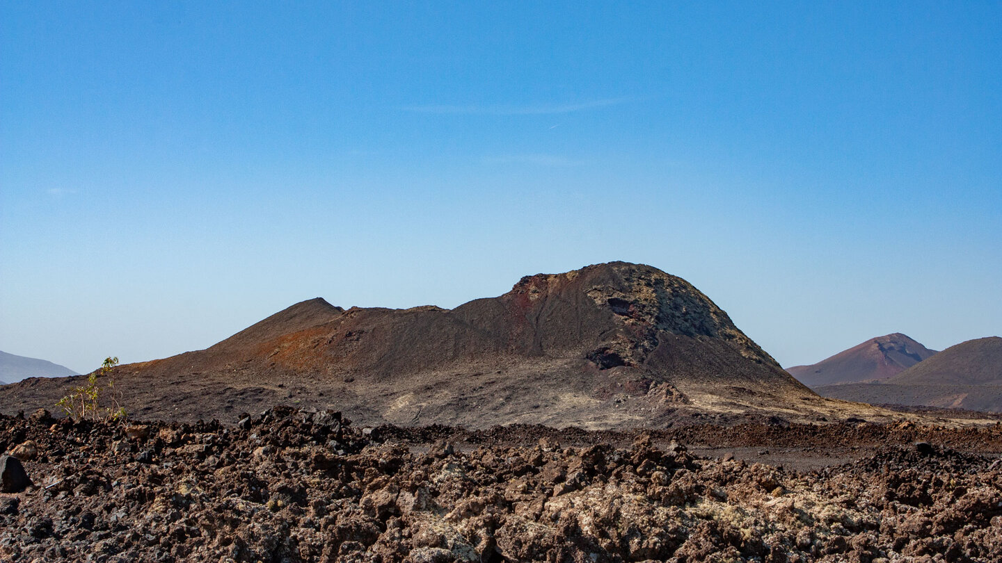 die Caldera des Montaña de las Nueces mit Seitenkratern