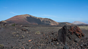 Blick zum Krater des Montaña Ortiz