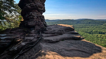 Panorama vom Rötzenfelsen auf den Pfälzerwald
