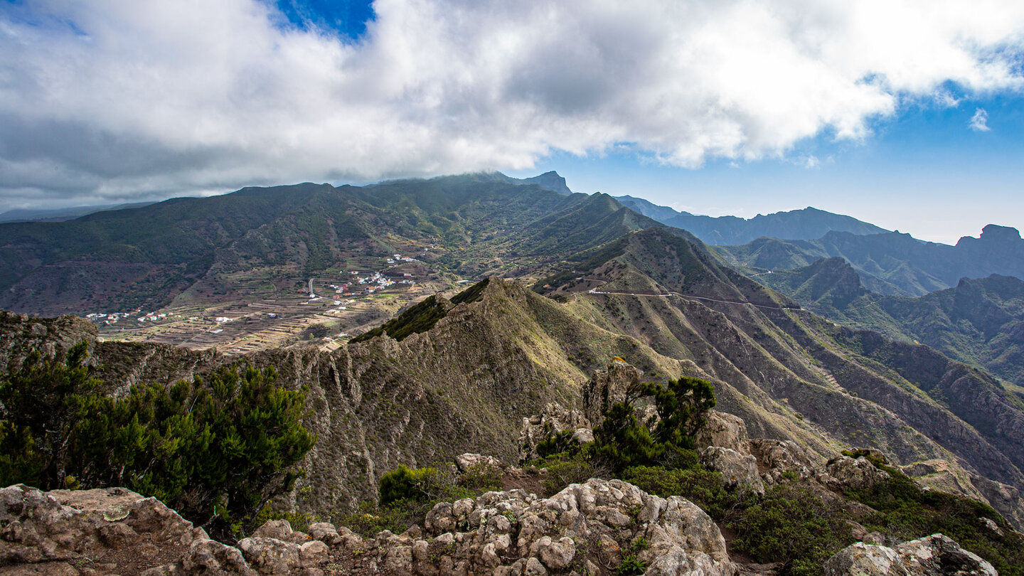 Blick über die Cumbres de Baracán bis zur Cumbre de Bolico