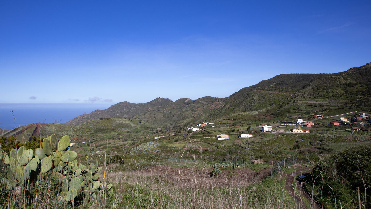 Blick auf den Ort Las Portelas entlang der Wanderung auf dem Sendero PR TF-59