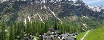 Blick auf das höchstgelegene Dorf Bosco Gurin