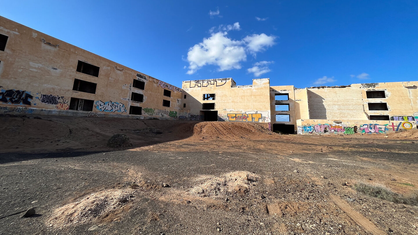 die Ruine des Hotels Atlante del Sol