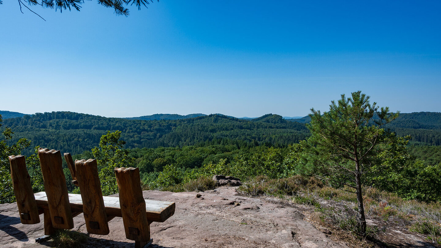 Ausblick vom Eulenfels auf den Pfälzerwald Ausblick vom Eulenfels auf den Pfälzerwald