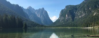 Blick über den Toblacher See zur Nasswand