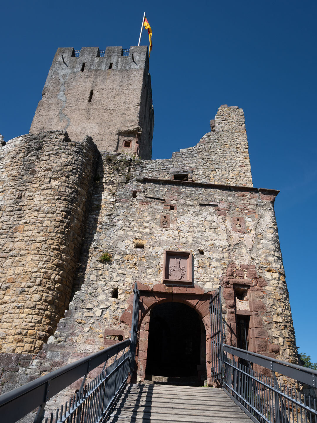 Portal zur Oberburg der Burg Rötteln