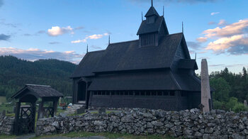 die Stabkirche von Eidsborg mit ihrer eindruckvollen Holzschindelfassade