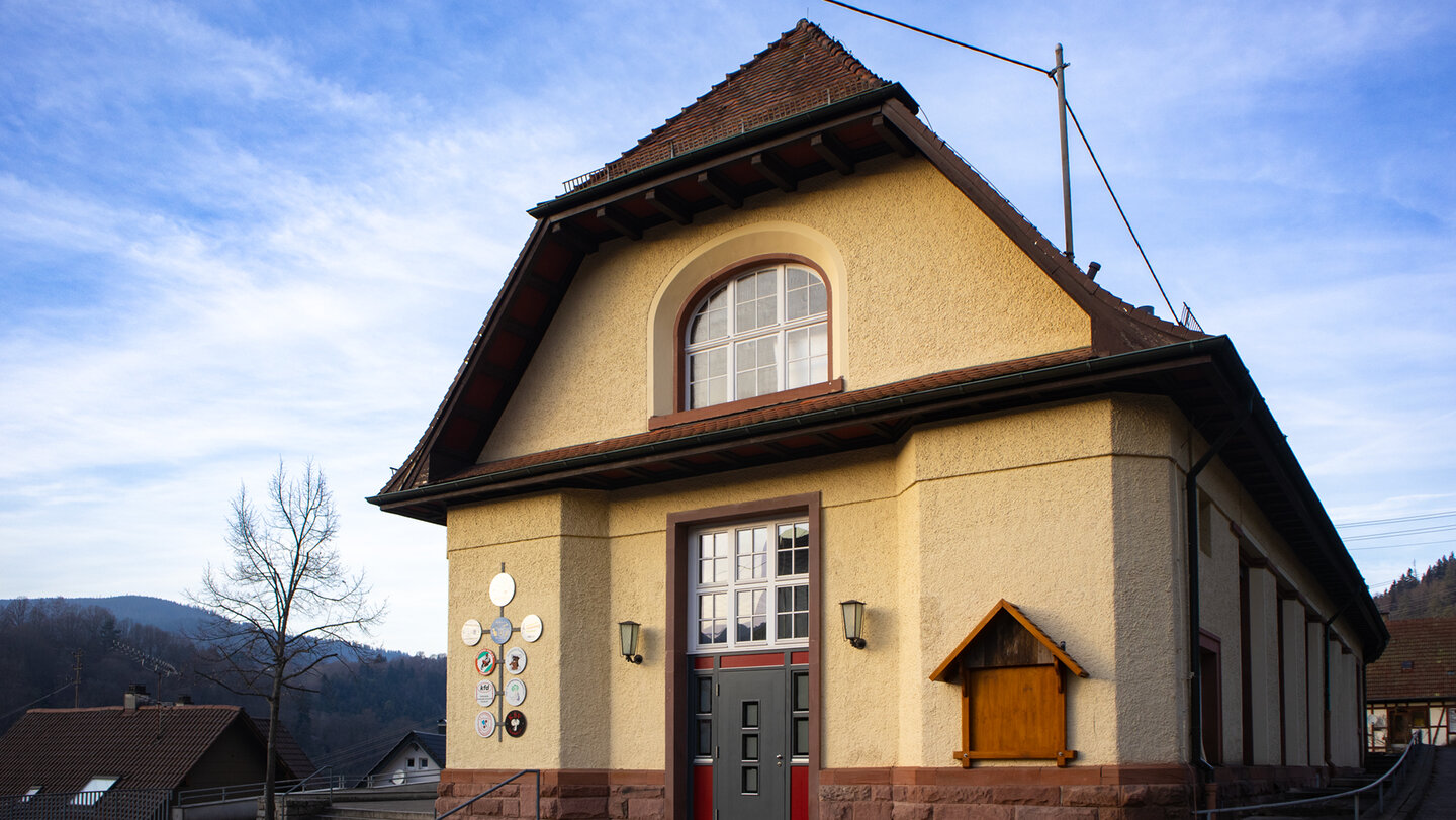 Startpunkt der Wanderung an der Festhalle in Gausbach