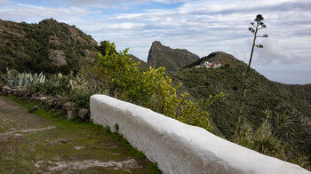 Ausblick auf dem Bergkamm mit der Siedlung La Fortaleza