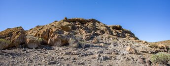 Felskuppe bei der Höhle Cuevas de Majada