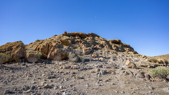 Felskuppe bei der Höhle Cuevas de Majada