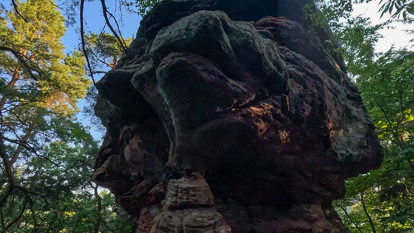 der Falkenstein bei Dimbach im Pfälzerwald der Falkenstein bei Dimbach im Pfälzerwald