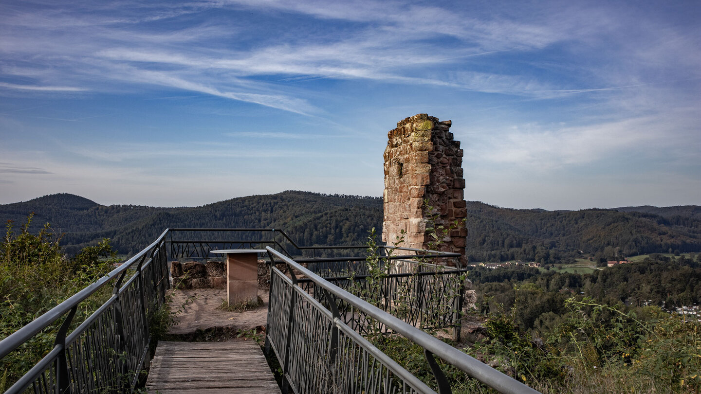 Aussicht auf die Nordvogesen vom Château du Ramstein Aussicht vom Château du Ramstein