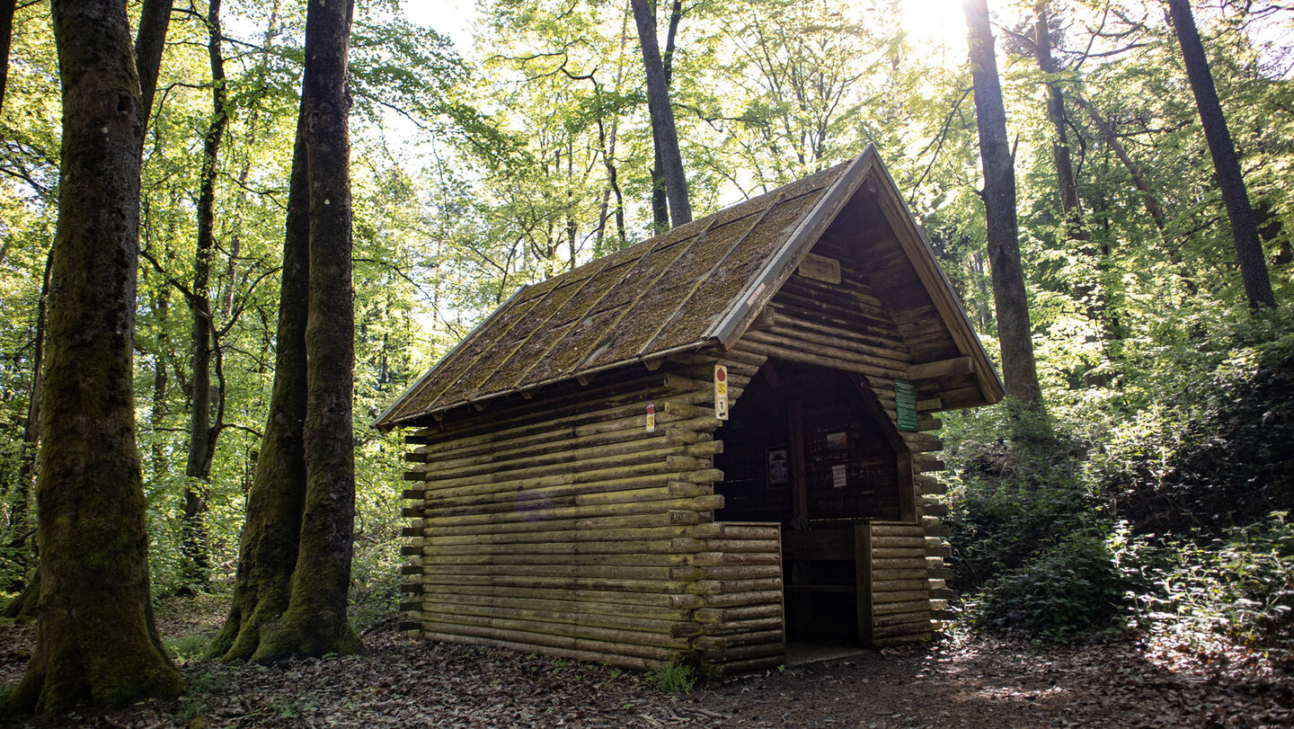 Schutzhütte am Weimersborn am Hauensteiner Schusterpfad