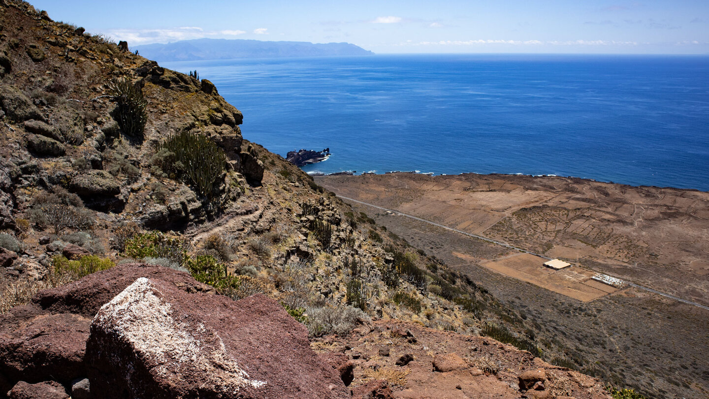 Aussichtspunkt mit Blick auf die Punta de Teno mit La Gomera am Horizont