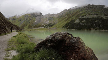 Wanderweg am Riffelsee im Kaunergrat