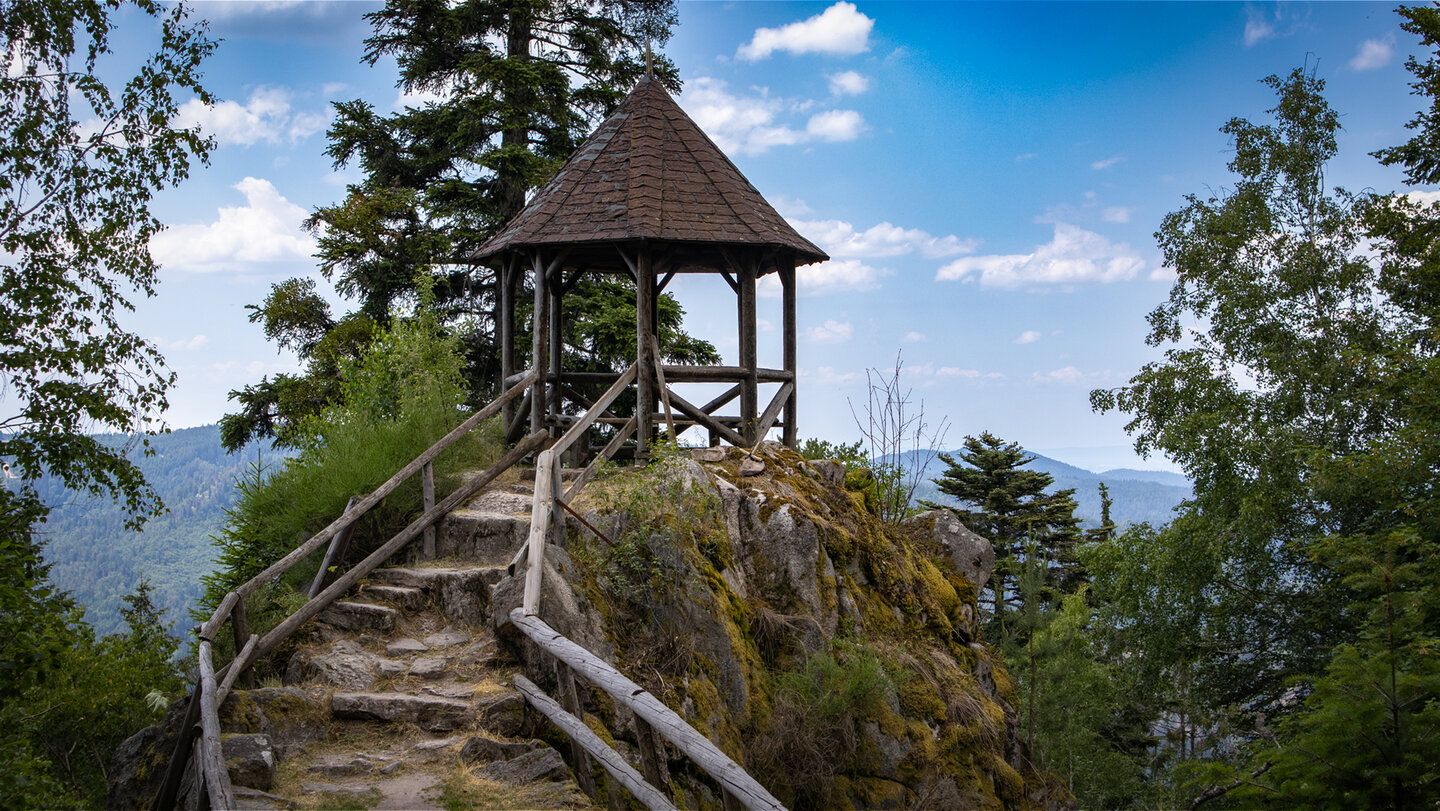 Pavillon auf dem Latschigfels